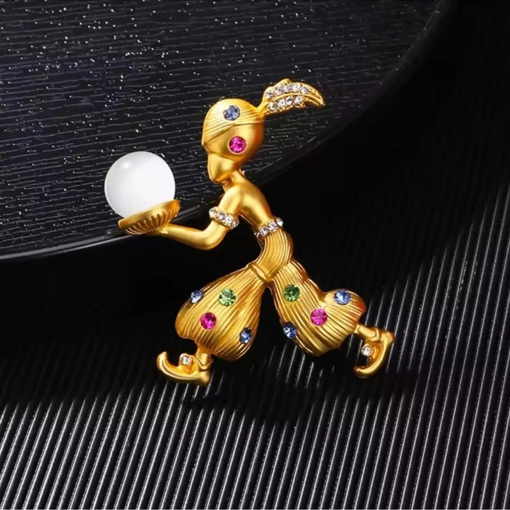 Aladdin Sultan Crystal Golden Fortune Brooch